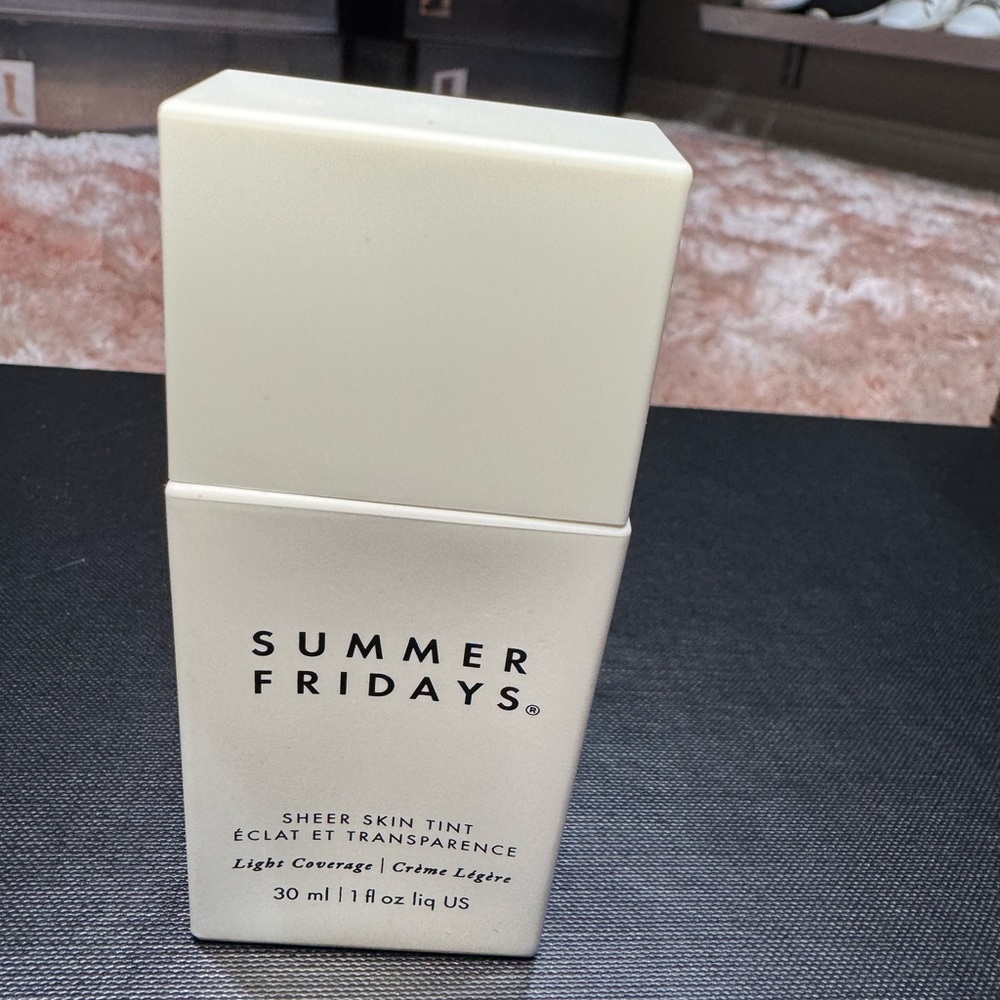 Summer Fridays, sheer skin tint light coverage shade 3 - Picture 6 of 6